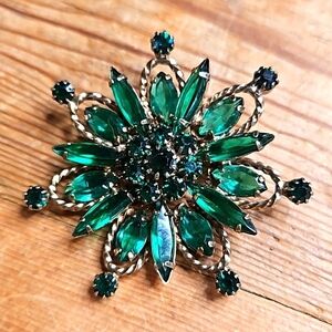 Vintage Goldtone Dark Green Rhinestone Brooch Pin
